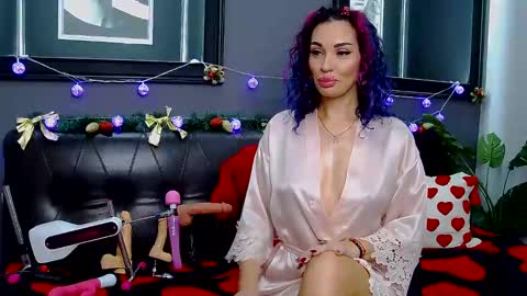 Snapshot of hot_darina chatting on 01-13-25, 02:07 Darina online show from 01-13-25, 02:07
