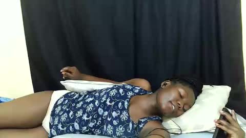 Milly online show from 12-04-25, 07:06