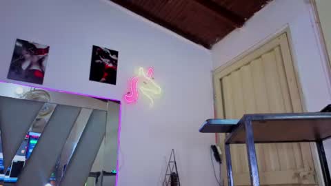Snapshot of hot_destinyk chatting on 06-10-26, 09:25 destinyk online show from 06-10-26, 09:25