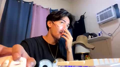 Snapshot of hot_kianxx chatting on 05-11-26, 09:04 hot_kianxx online show from 05-11-26, 09:04