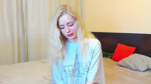 Snapshot of hot_kittie_hot chatting on 06-05-26, 01:56 hot_kittie_hot online show from 06-05-26, 01:56