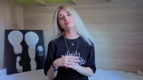 Snapshot of hot_kittie_hot chatting on 06-19-26, 09:57 hot_kittie_hot online show from 06-19-26, 09:57
