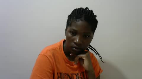 Snapshot of hot_lonnah chatting on 01-21-25, 03:32 LONNAH online show from 01-21-25, 03:32