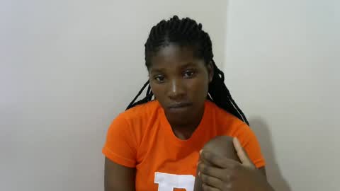 Snapshot of hot_lonnah chatting on 01-21-25, 07:06 LONNAH online show from 01-21-25, 07:06