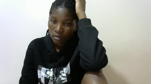 Snapshot of hot_lonnah chatting on 01-23-25, 11:26 LONNAH online show from 01-23-25, 11:26