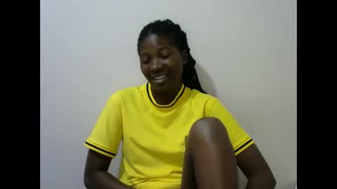 Snapshot of hot_lonnah chatting on 01-24-25, 06:03 LONNAH online show from 01-24-25, 06:03