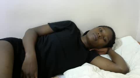 Snapshot of hot_lonnah chatting on 01-27-25, 05:36 LONNAH online show from 01-27-25, 05:36