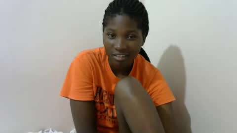 Snapshot of hot_lonnah chatting on 01-29-25, 08:04 LONNAH online show from 01-29-25, 08:04