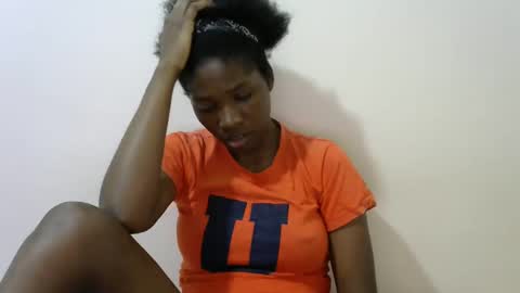 Snapshot of hot_lonnah chatting on 02-01-25, 09:08 LONNAH online show from 02-01-25, 09:08
