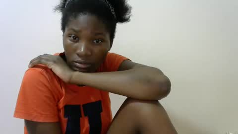 Snapshot of hot_lonnah chatting on 02-02-25, 06:04 LONNAH online show from 02-02-25, 06:04