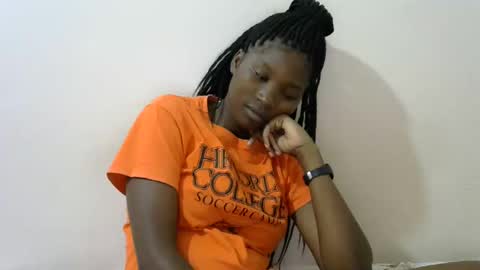 Snapshot of hot_lonnah chatting on 02-06-25, 09:00 LONNAH online show from 02-06-25, 09:00