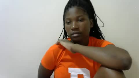 Snapshot of hot_lonnah chatting on 02-12-25, 01:19 LONNAH online show from 02-12-25, 01:19