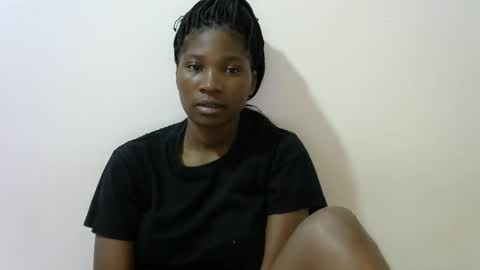 Snapshot of hot_lonnah chatting on 02-13-25, 08:27 LONNAH online show from 02-13-25, 08:27