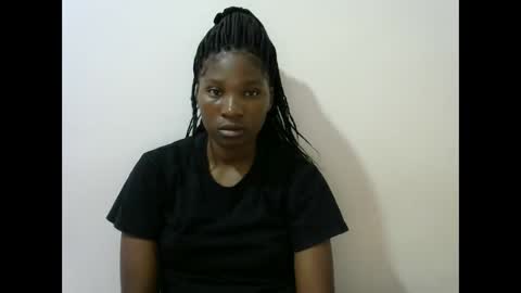 Snapshot of hot_lonnah chatting on 02-13-25, 11:28 LONNAH online show from 02-13-25, 11:28