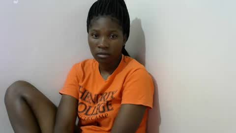 Snapshot of hot_lonnah chatting on 02-15-25, 03:52 LONNAH online show from 02-15-25, 03:52