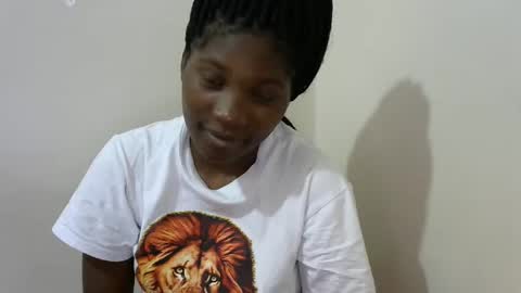 Snapshot of hot_lonnah chatting on 02-16-25, 05:37 LONNAH online show from 02-16-25, 05:37