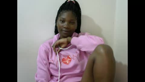 Snapshot of hot_lonnah chatting on 02-16-25, 09:16 LONNAH online show from 02-16-25, 09:16