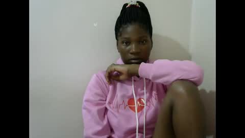 Snapshot of hot_lonnah chatting on 02-17-25, 04:31 LONNAH online show from 02-17-25, 04:31