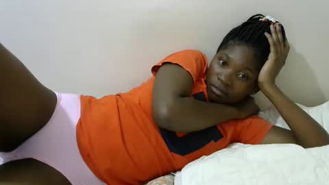 Snapshot of hot_lonnah chatting on 02-20-25, 07:41 LONNAH online show from 02-20-25, 07:41