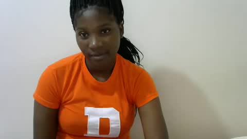 Snapshot of hot_lonnah chatting on 02-22-25, 02:17 LONNAH online show from 02-22-25, 02:17