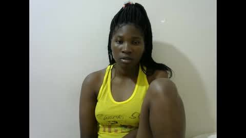 Snapshot of hot_lonnah chatting on 02-26-25, 08:00 LONNAH online show from 02-26-25, 08:00