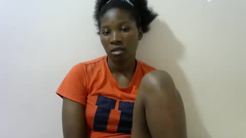 Snapshot of hot_lonnah chatting on 02-28-25, 07:56 LONNAH online show from 02-28-25, 07:56