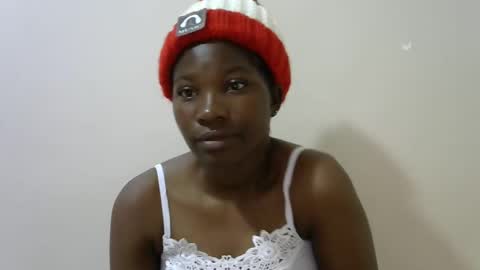 Snapshot of hot_lonnah chatting on 03-04-25, 02:38 LONNAH online show from 03-04-25, 02:38