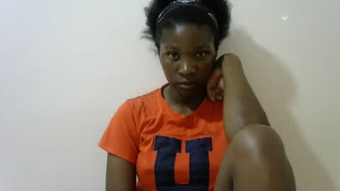 Snapshot of hot_lonnah chatting on 03-05-25, 02:46 LONNAH online show from 03-05-25, 02:46
