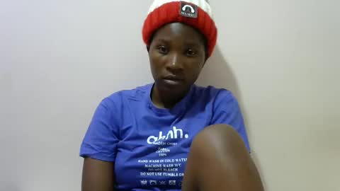 Snapshot of hot_lonnah chatting on 03-06-25, 09:03 LONNAH online show from 03-06-25, 09:03