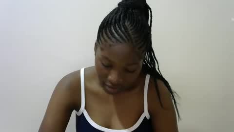 Snapshot of hot_lonnah chatting on 03-08-25, 11:27 LONNAH online show from 03-08-25, 11:27