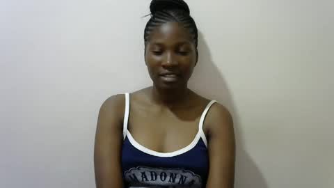 Snapshot of hot_lonnah chatting on 03-09-25, 12:20 LONNAH online show from 03-09-25, 12:20