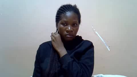 Snapshot of hot_lonnah chatting on 09-10-25, 09:20 LONNAH online show from 09-10-25, 09:20