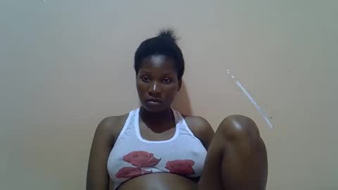 Snapshot of hot_lonnah chatting on 09-15-25, 08:53 LONNAH online show from 09-15-25, 08:53