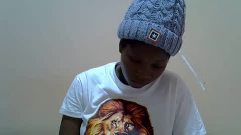 Snapshot of hot_lonnah chatting on 09-18-25, 08:27 LONNAH online show from 09-18-25, 08:27