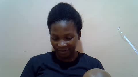 Snapshot of hot_lonnah chatting on 09-25-25, 08:29 LONNAH online show from 09-25-25, 08:29