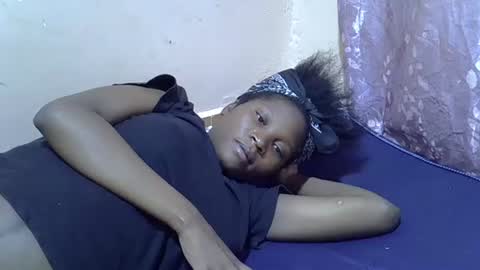 Snapshot of hot_lonnah chatting on 09-26-25, 04:49 LONNAH online show from 09-26-25, 04:49