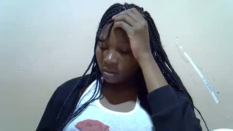Snapshot of hot_lonnah chatting on 10-03-25, 02:41 LONNAH online show from 10-03-25, 02:41