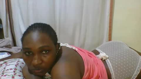 Snapshot of hot_masha chatting on 09-12-25, 01:06 hot_masha online show from 09-12-25, 01:06