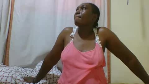 Snapshot of hot_masha chatting on 10-12-25, 11:09 hot_masha online show from 10-12-25, 11:09