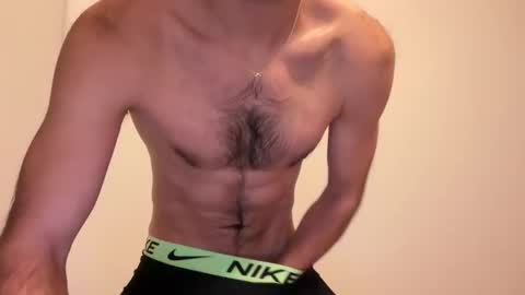 hot_men_athlete online show from 01-08-26, 09:55