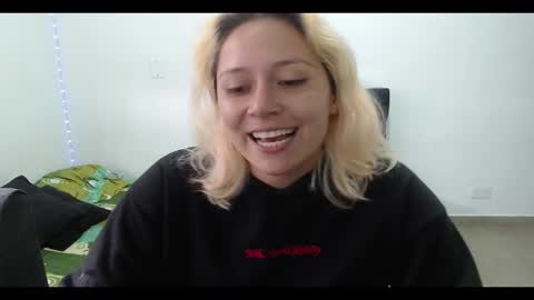 Mia online show from 02-23-25, 07:49