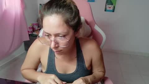 Snapshot of hot_mommymia chatting on 02-05-26, 08:24 Mia online show from 02-05-26, 08:24