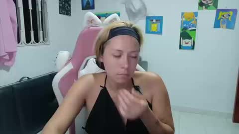 Mia online show from 03-18-26, 11:19