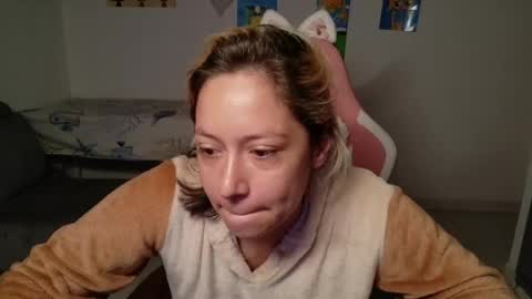 Snapshot of hot_mommymia chatting on 05-26-26, 01:29 Mia online show from 05-26-26, 01:29