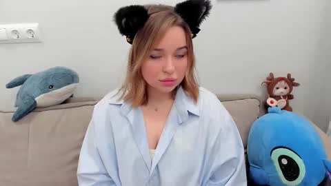 Snapshot of hot_moon_666 chatting on 02-07-26, 02:21 Moon online show from 02-07-26, 02:21