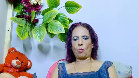 hot queen online show from 07-22-26, 06:00