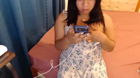 Snapshot of hot_roxanne69 chatting on 06-26-26, 01:54 roxanne online show from 06-26-26, 01:54