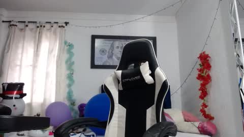 Snapshot of hot_sexy_bunny chatting on 01-16-25, 12:42 hot sexy bunny online show from 01-16-25, 12:42