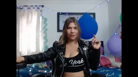 Snapshot of hot_sexy_bunny chatting on 01-21-25, 12:18 hot sexy bunny online show from 01-21-25, 12:18