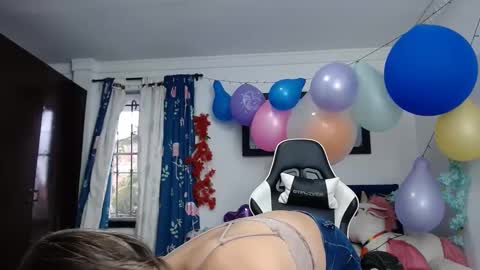 Snapshot of hot_sexy_bunny chatting on 02-01-25, 12:37 hot sexy bunny online show from 02-01-25, 12:37